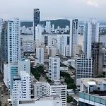 Laurdhomes Palmetto Beach Floor 32, Sea View, 3Hbt