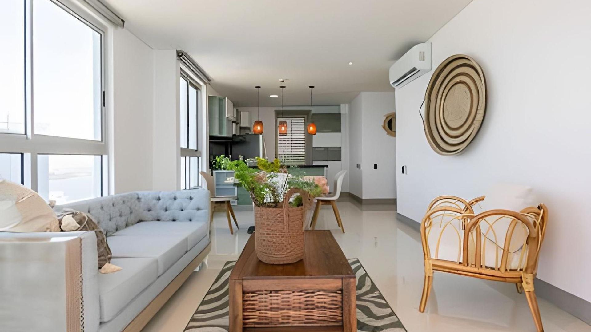 Laurdhomes Palmetto Floor 32, Sea View, 3hbt *